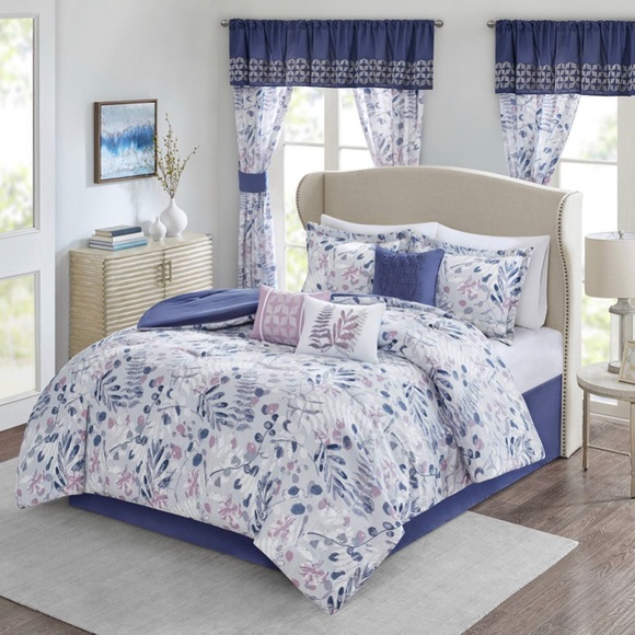 Madison Park Other - **SOLD** Madison Park Lyla 7-piece Comforter Set